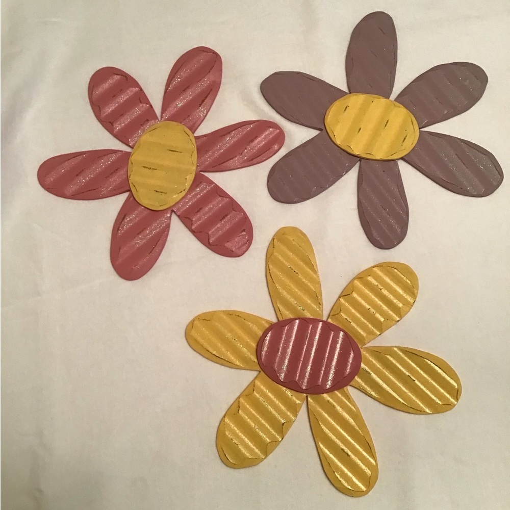 PIER 1 KIDS Flower Wall Decor Set